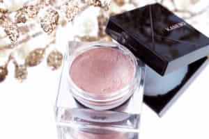 ピンクブラウンアイシャドウで愛されモテフェイス♡上品で洗練された印象に仕上がるおすすめ7アイテム紹介